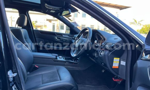 Nunua Imported Mercedes‒Benz E–Class Nyeusi Gari ndani ya Dar es Salaam nchini Dar es Salaam Nunua Imported Mercedes‒Benz E–Class Nyeusi Gari ndani ya Dar es Salaam nchini Dar es Salaam