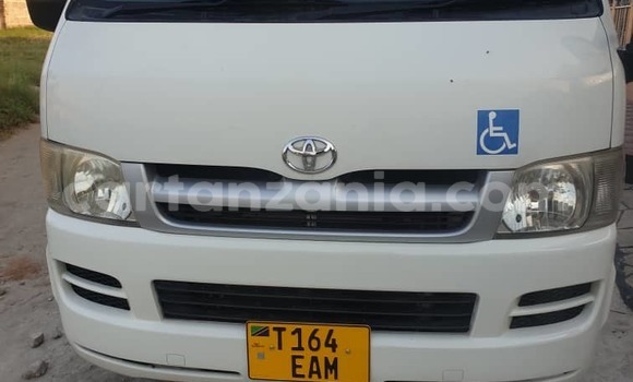 Buy Used Toyota Hiace White Car in Dar es Salaam in Dar es Salaam Buy Used Toyota Hiace White Car in Dar es Salaam in Dar es Salaam