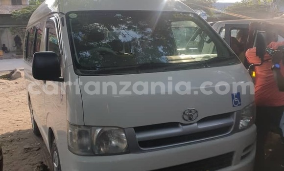 Buy Used Toyota Hiace White Car in Dar es Salaam in Dar es Salaam Buy Used Toyota Hiace White Car in Dar es Salaam in Dar es Salaam
