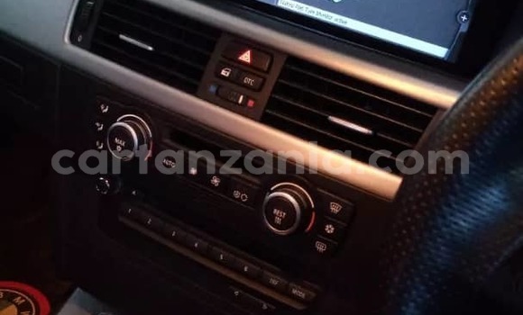 Nunua Ilio tumika BMW 3–Series Nyeusi Gari ndani ya Dar es Salaam nchini Dar es Salaam Nunua Ilio tumika BMW 3–Series Nyeusi Gari ndani ya Dar es Salaam nchini Dar es Salaam