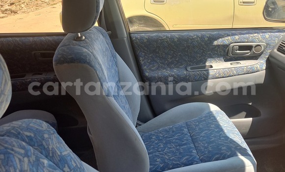 Nunua Imported Toyota Ipsum Nyekundu Gari ndani ya Dar es Salaam nchini Dar es Salaam Nunua Imported Toyota Ipsum Nyekundu Gari ndani ya Dar es Salaam nchini Dar es Salaam