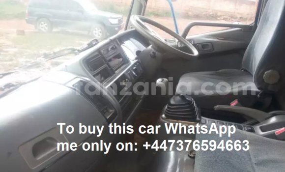 Buy Used Mitsubishi Pajero Blue Car in Dar es Salaam in Dar es Salaam Buy Used Mitsubishi Pajero Blue Car in Dar es Salaam in Dar es Salaam