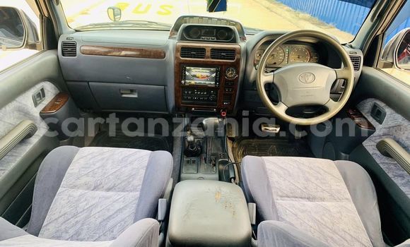 Nunua Ilio tumika Toyota Land Cruiser Prado Nyeusi Gari ndani ya Dar es Salaam nchini Dar es Salaam Nunua Ilio tumika Toyota Land Cruiser Prado Nyeusi Gari ndani ya Dar es Salaam nchini Dar es Salaam