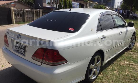 Nunua Imported Toyota Crown Nyeupe Gari ndani ya Dar es Salaam nchini Dar es Salaam Nunua Imported Toyota Crown Nyeupe Gari ndani ya Dar es Salaam nchini Dar es Salaam