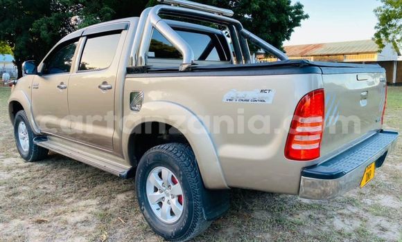 Nunua Ilio tumika Toyota Hilux Brown Gari ndani ya Dar es Salaam nchini Dar es Salaam Nunua Ilio tumika Toyota Hilux Brown Gari ndani ya Dar es Salaam nchini Dar es Salaam
