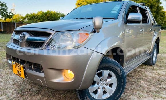 Nunua Ilio tumika Toyota Hilux Brown Gari ndani ya Dar es Salaam nchini Dar es Salaam Nunua Ilio tumika Toyota Hilux Brown Gari ndani ya Dar es Salaam nchini Dar es Salaam