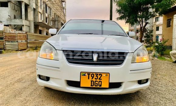 Nunua Ilio tumika Toyota Premio Nyeupe Gari ndani ya Dar es Salaam nchini Dar es Salaam