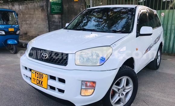 Nunua Ilio tumika Toyota RAV4 Nyeupe Gari ndani ya Dar es Salaam nchini Dar es Salaam Nunua Ilio tumika Toyota RAV4 Nyeupe Gari ndani ya Dar es Salaam nchini Dar es Salaam