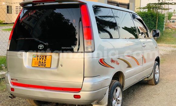Nunua Ilio tumika Toyota Noah Fedha Gari ndani ya Dar es Salaam nchini Dar es Salaam Nunua Ilio tumika Toyota Noah Fedha Gari ndani ya Dar es Salaam nchini Dar es Salaam