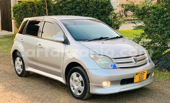 Buy Used Toyota IST Silver Car in Dar es Salaam in Dar es Salaam