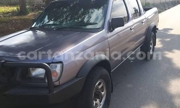 Nunua Ilio tumika Nissan Hardbody Nyingine Gari ndani ya Dar es Salaam nchini Dar es Salaam