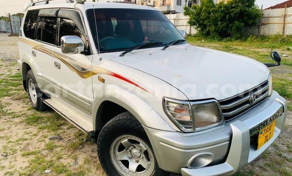 Nunua Ilio tumika Toyota Land Cruiser Prado Nyeupe Gari ndani ya Dar es Salaam nchini Dar es Salaam Nunua Ilio tumika Toyota Land Cruiser Prado Nyeupe Gari ndani ya Dar es Salaam nchini Dar es Salaam