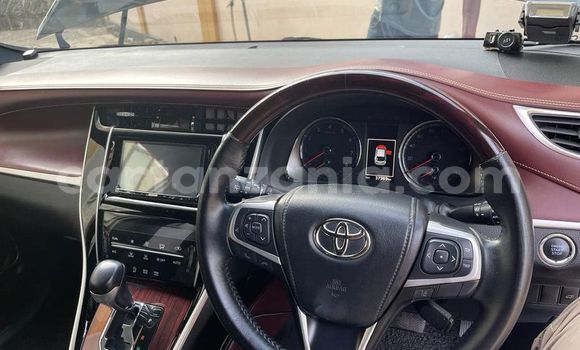 Nunua Ilio tumika Toyota Harrier Nyeusi Gari ndani ya Dar es Salaam nchini Dar es Salaam Nunua Ilio tumika Toyota Harrier Nyeusi Gari ndani ya Dar es Salaam nchini Dar es Salaam