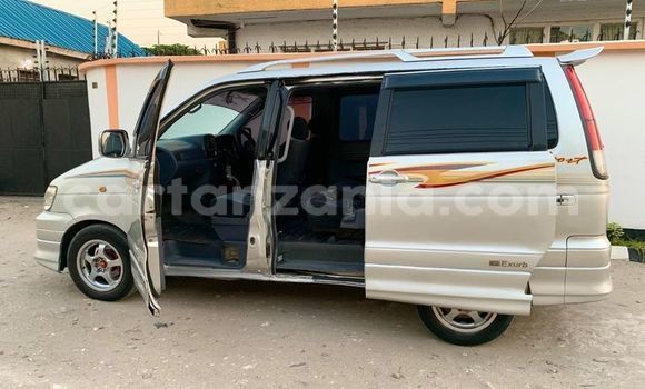Nunua Ilio tumika Toyota Noah Fedha Gari ndani ya Dar es Salaam nchini Dar es Salaam Nunua Ilio tumika Toyota Noah Fedha Gari ndani ya Dar es Salaam nchini Dar es Salaam