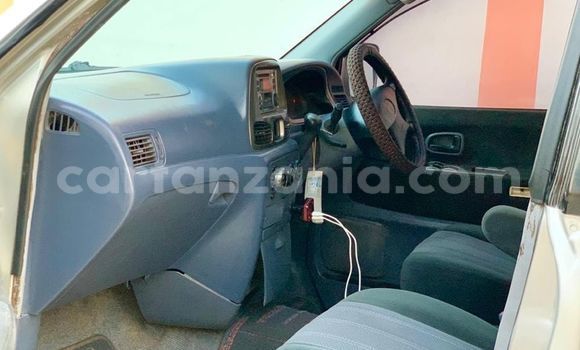 Nunua Ilio tumika Toyota Noah Fedha Gari ndani ya Dar es Salaam nchini Dar es Salaam Nunua Ilio tumika Toyota Noah Fedha Gari ndani ya Dar es Salaam nchini Dar es Salaam