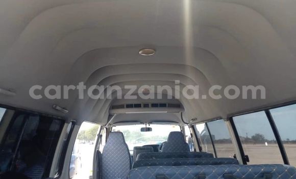 Nunua Ilio tumika Toyota Hiace Nyeupe Gari ndani ya Dar es Salaam nchini Dar es Salaam Nunua Ilio tumika Toyota Hiace Nyeupe Gari ndani ya Dar es Salaam nchini Dar es Salaam
