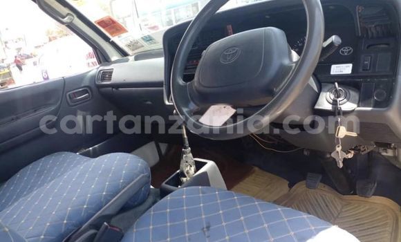 Nunua Ilio tumika Toyota Hiace Nyeupe Gari ndani ya Dar es Salaam nchini Dar es Salaam Nunua Ilio tumika Toyota Hiace Nyeupe Gari ndani ya Dar es Salaam nchini Dar es Salaam