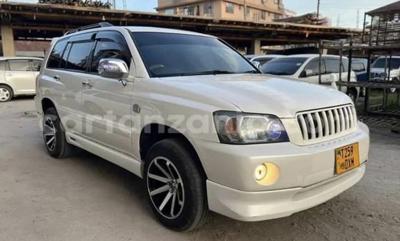 Buy Used Toyota Kluger White Car in Dar es Salaam in Dar es Salaam
