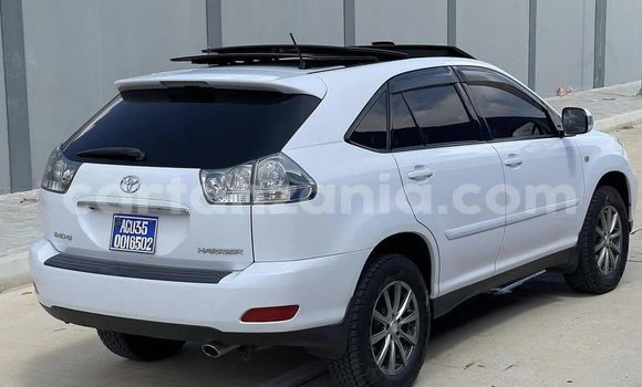 Buy Used Toyota Harrier White Car in Dar es Salaam in Dar es Salaam