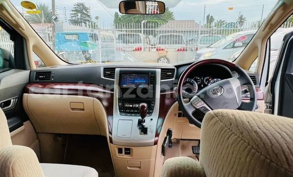Nunua Ilio tumika Toyota Alphard Nyeupe Gari ndani ya Dar es Salaam nchini Dar es Salaam Nunua Ilio tumika Toyota Alphard Nyeupe Gari ndani ya Dar es Salaam nchini Dar es Salaam