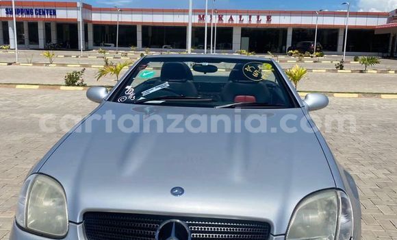 Nunua Ilio tumika Mercedes‒Benz SLK–Class Fedha Gari ndani ya Dar es Salaam nchini Dar es Salaam