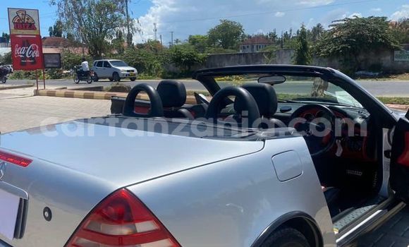Nunua Ilio tumika Mercedes‒Benz SLK–Class Fedha Gari ndani ya Dar es Salaam nchini Dar es Salaam Nunua Ilio tumika Mercedes‒Benz SLK–Class Fedha Gari ndani ya Dar es Salaam nchini Dar es Salaam
