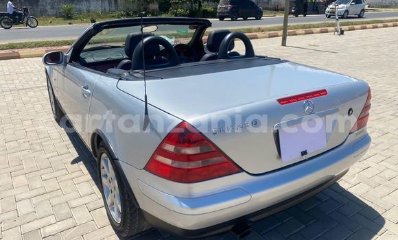Nunua Ilio tumika Mercedes‒Benz SLK–Class Fedha Gari ndani ya Dar es Salaam nchini Dar es Salaam Nunua Ilio tumika Mercedes‒Benz SLK–Class Fedha Gari ndani ya Dar es Salaam nchini Dar es Salaam