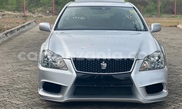 Nunua Imported Toyota Crown Fedha Gari ndani ya Dar es Salaam nchini Dar es Salaam Nunua Imported Toyota Crown Fedha Gari ndani ya Dar es Salaam nchini Dar es Salaam