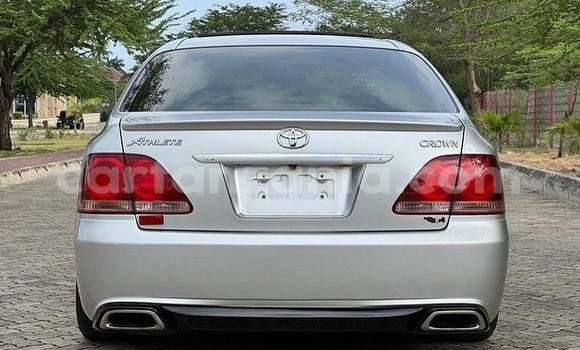 Nunua Imported Toyota Crown Fedha Gari ndani ya Dar es Salaam nchini Dar es Salaam Nunua Imported Toyota Crown Fedha Gari ndani ya Dar es Salaam nchini Dar es Salaam