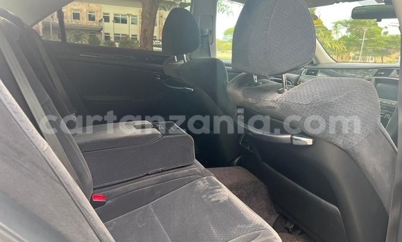 Nunua Imported Toyota Crown Fedha Gari ndani ya Dar es Salaam nchini Dar es Salaam Nunua Imported Toyota Crown Fedha Gari ndani ya Dar es Salaam nchini Dar es Salaam