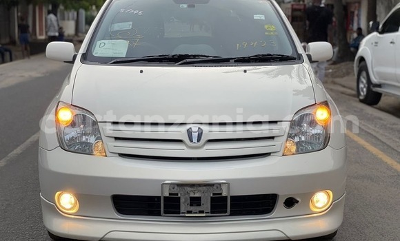 Buy Import Toyota IST White Car in Dar es Salaam in Dar es Salaam