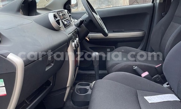 Buy Import Toyota IST White Car in Dar es Salaam in Dar es Salaam Buy Import Toyota IST White Car in Dar es Salaam in Dar es Salaam