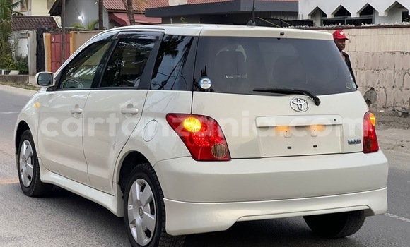 Buy Import Toyota IST White Car in Dar es Salaam in Dar es Salaam Buy Import Toyota IST White Car in Dar es Salaam in Dar es Salaam