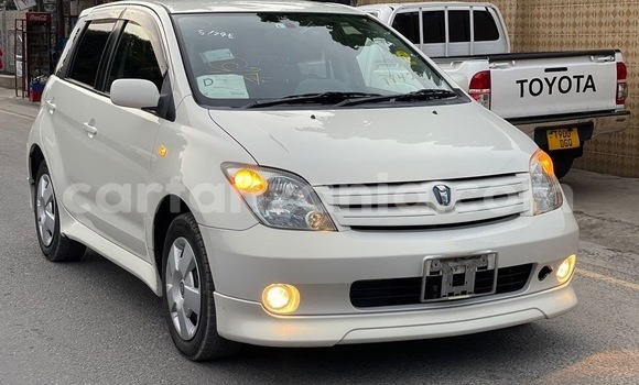 Buy Import Toyota IST White Car in Dar es Salaam in Dar es Salaam Buy Import Toyota IST White Car in Dar es Salaam in Dar es Salaam