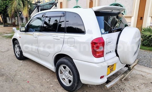 Buy Used Toyota RAV4 White Car in Dar es Salaam in Dar es Salaam Buy Used Toyota RAV4 White Car in Dar es Salaam in Dar es Salaam