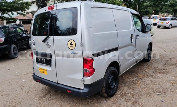 Nunua Ilio tumika Nissan NV200 Fedha Gari ndani ya Dar es Salaam nchini Dar es Salaam Nunua Ilio tumika Nissan NV200 Fedha Gari ndani ya Dar es Salaam nchini Dar es Salaam