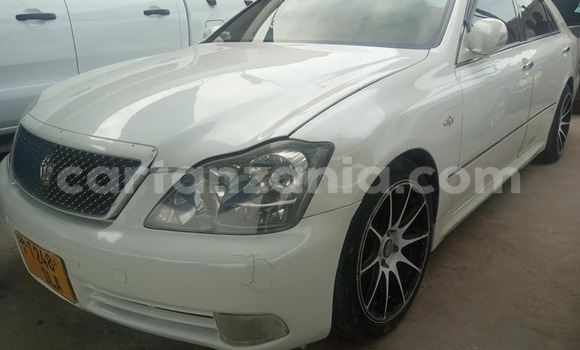 Nunua Ilio tumika Toyota Crown Nyeupe Gari ndani ya Dar es Salaam nchini Dar es Salaam Nunua Ilio tumika Toyota Crown Nyeupe Gari ndani ya Dar es Salaam nchini Dar es Salaam