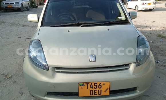 Buy Used Toyota Passo Green Car in Dar es Salaam in Dar es Salaam