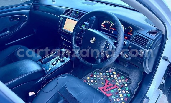 Nunua Ilio tumika Toyota Crown Nyeupe Gari ndani ya Dar es Salaam nchini Dar es Salaam Nunua Ilio tumika Toyota Crown Nyeupe Gari ndani ya Dar es Salaam nchini Dar es Salaam