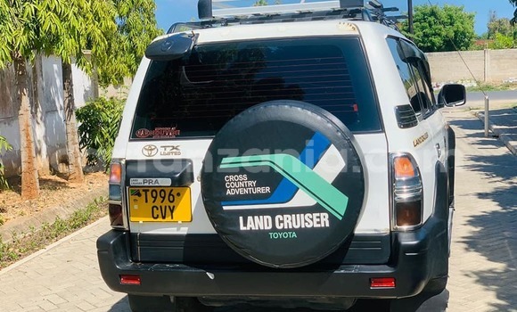 Buy Used Toyota Land Cruiser Prado White Car in Dar es Salaam in Dar es Salaam Buy Used Toyota Land Cruiser Prado White Car in Dar es Salaam in Dar es Salaam