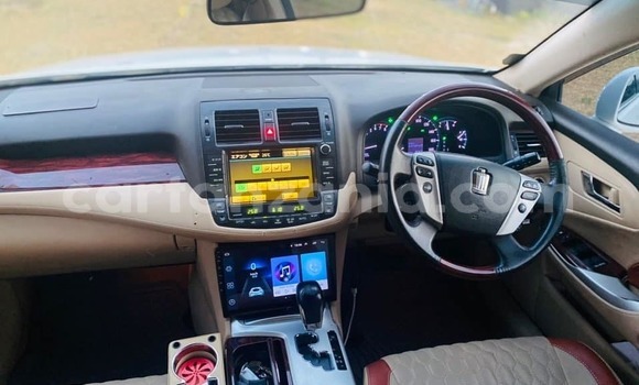 Buy Used Toyota Crown White Car in Dar es Salaam in Dar es Salaam Buy Used Toyota Crown White Car in Dar es Salaam in Dar es Salaam