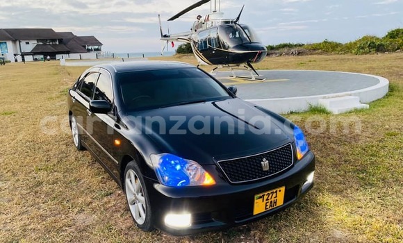 Buy Used Toyota Crown Black Car in Dar es Salaam in Dar es Salaam