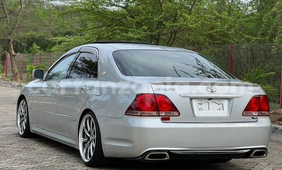 Nunua Ilio tumika Toyota Crown Fedha Gari ndani ya Dar es Salaam nchini Dar es Salaam Nunua Ilio tumika Toyota Crown Fedha Gari ndani ya Dar es Salaam nchini Dar es Salaam