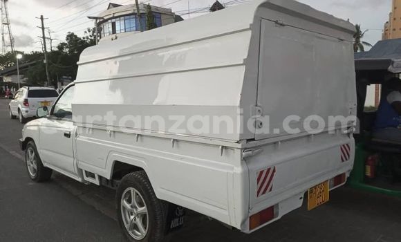 Nunua Ilio tumika Toyota Hilux Nyeupe Gari ndani ya Dar es Salaam nchini Dar es Salaam Nunua Ilio tumika Toyota Hilux Nyeupe Gari ndani ya Dar es Salaam nchini Dar es Salaam