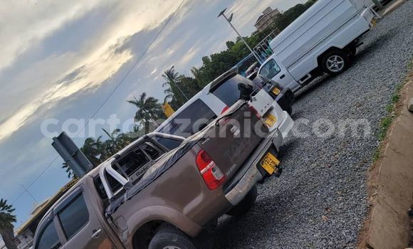 Nunua Ilio tumika Toyota Hilux Brown Gari ndani ya Dar es Salaam nchini Dar es Salaam Nunua Ilio tumika Toyota Hilux Brown Gari ndani ya Dar es Salaam nchini Dar es Salaam