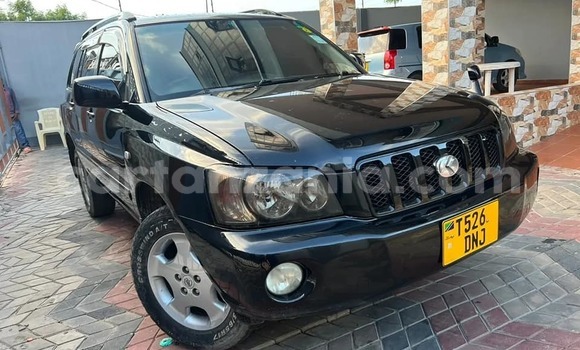 Nunua Ilio tumika Toyota Kluger Nyeusi Gari ndani ya Dar es Salaam nchini Dar es Salaam