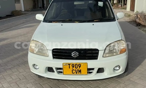 Buy Used Suzuki Swift White Car in Dar es Salaam in Dar es Salaam