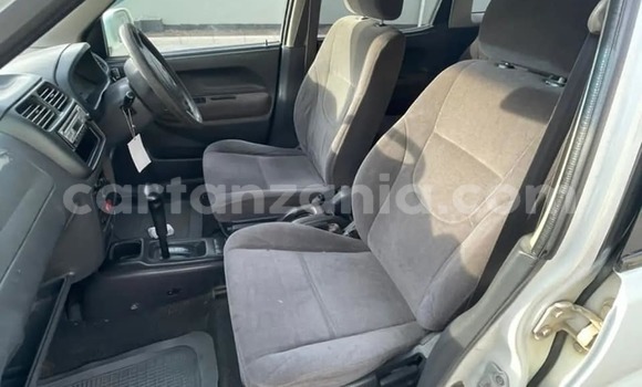 Nunua Ilio tumika Suzuki Swift Nyeupe Gari ndani ya Dar es Salaam nchini Dar es Salaam Nunua Ilio tumika Suzuki Swift Nyeupe Gari ndani ya Dar es Salaam nchini Dar es Salaam