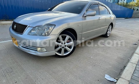 Buy Used Toyota Crown Silver Car in Dar es Salaam in Dar es Salaam