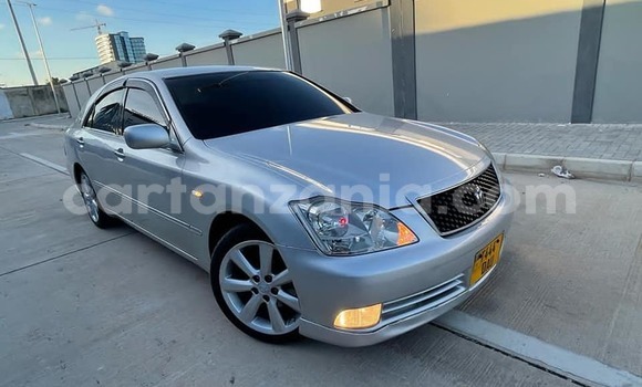 Nunua Ilio tumika Toyota Crown Fedha Gari ndani ya Dar es Salaam nchini Dar es Salaam Nunua Ilio tumika Toyota Crown Fedha Gari ndani ya Dar es Salaam nchini Dar es Salaam